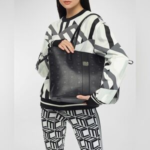 MCM MEDIUM REVERSIBLE LIZ SHOPPER IN VISETOS